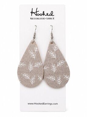 NWT Hooked Leather Teardrop Earrings Taupe White Botanical Leaf Print